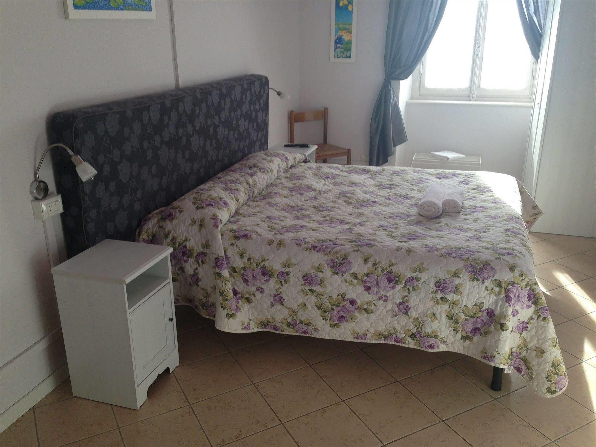 Guest house Stop & Sleep